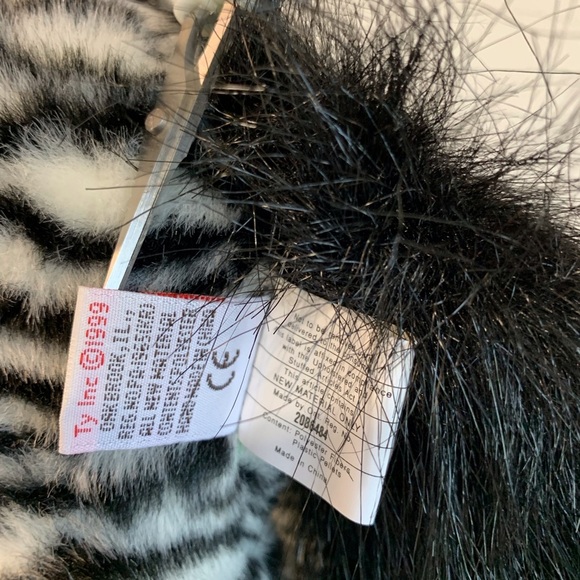 Ty (20) Plush Zebra with Black and White Stripes Serengeti 1999 - Picture 5 of 8